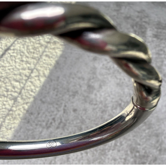 Brighton Interlok Twist Hinged Bangle Silver Bracelet NWOT - Picture 5 of 5